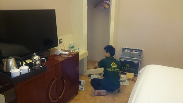 皮新彩酒店家具維修貼膜