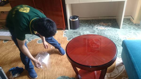 皮新彩酒店家具維修貼膜